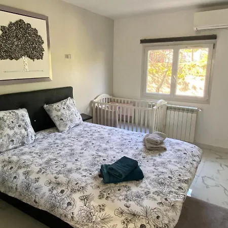 3 Pieces Climatise En Rez De Jardin Avec Piscine Apartment *